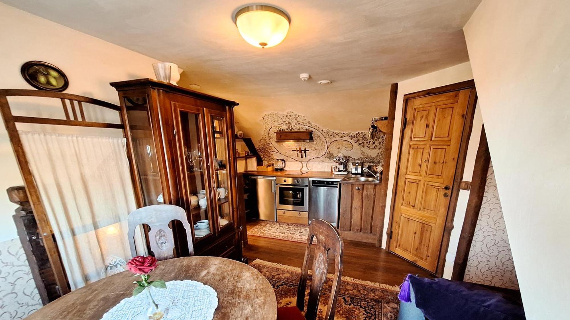Vinoteegi Residents Pensionat 3*